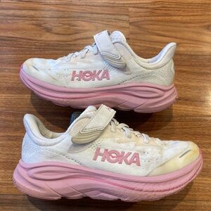 Hoka Clifton 10 Kids Rose Cream Running Shoes Youth Sz 3MD